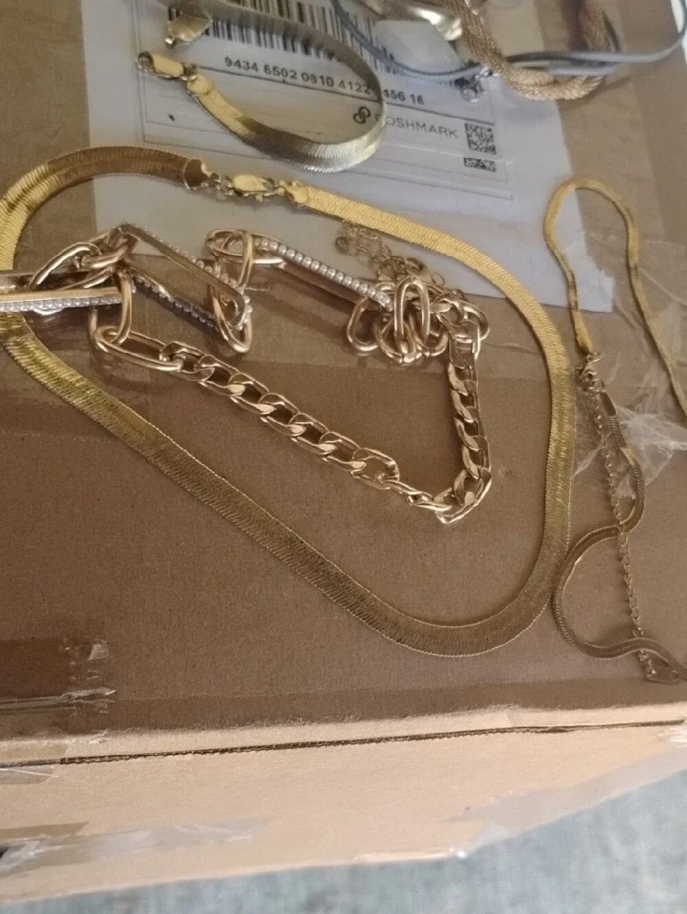 N/A elegant gold